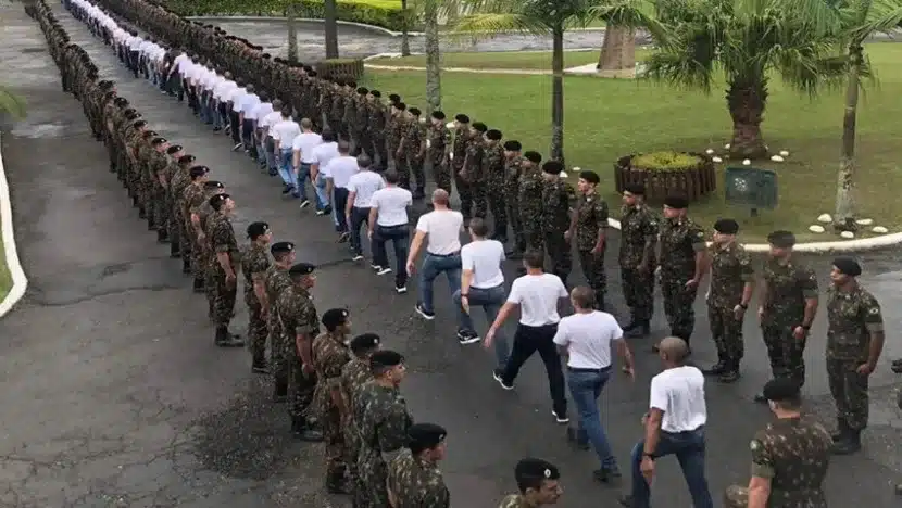 Forças Armadas permitirão alistamento militar para mulheres pela primeira vez