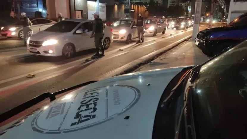 Lei Seca prende condutor embriagado durante fiscalização no bairro de Lagoa Nova