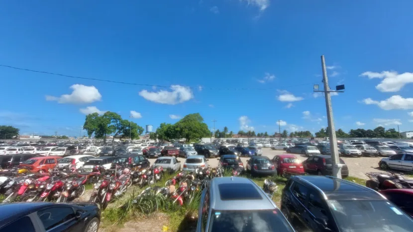 Serão disponibilizados 209 lotes de carros e motos apreendidos por infrações | Foto: Detran/RN