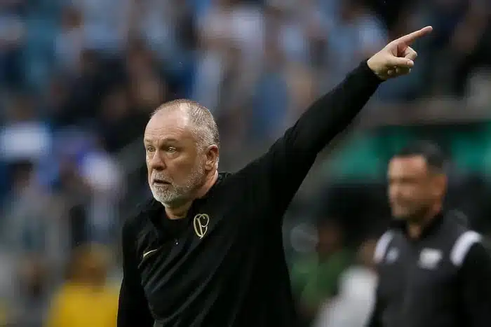 Fluminense anunciou o treinador Mano Menezes / Foto: Pedro H. Tesch/Getty Images