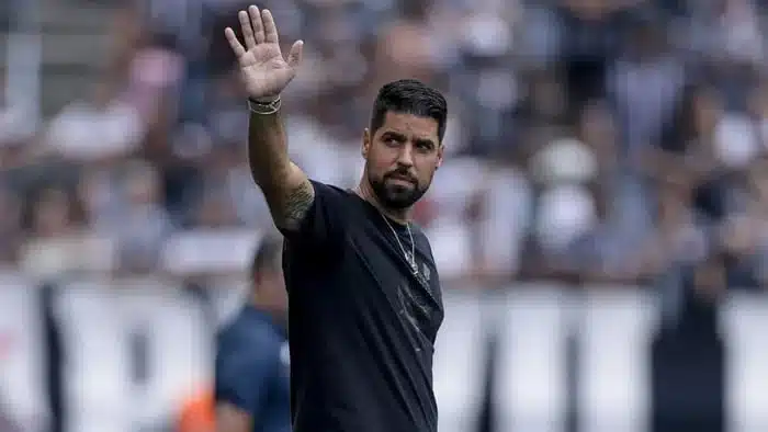 Ex-técnico do Corinthians diz que alguns jogadores do elenco não querem nada com futebol