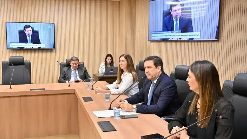 Deputados na Comissão de saúde da ALRN, onde foi aprovada a prorrogação do concurso da Sesap. Foto: Divulgação/ALRN