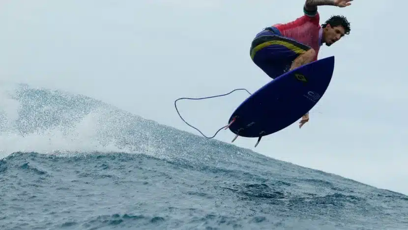 Gabriel Medina nas ondas do Taiti, onde ocorre o surfe dos Jogos Olímpicos / Foto: COB
