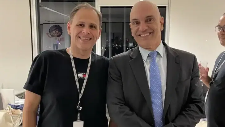 Eduardo Tagliaferro, então chefe da AEED (Assessoria Especial de Enfrentamento à Desinformação) do TSE, e o ministro Alexandre de Moraes - Reprodução