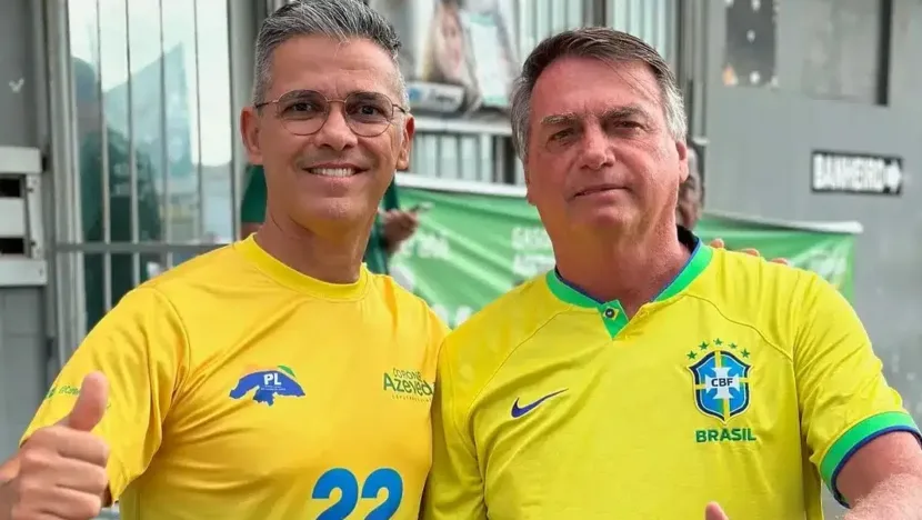 Coronel azevedo usa diária de r$ 1,2 mil para acompanhar bolsonaro em viagem a natal | notícias do rio grande do norte Ex-presidente Jair Bolsonaro com deputado estadual Coronel Azevedo durante agenda em Natal na semana passada / Foto: Reprodução