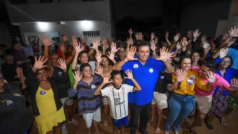 Carlos Eduardo e a atual vice-prefeita, Aíla Cortez, em encontro com apoiadores nesta semana; Jacó Jácome participou / Foto: PSD - Reprodução