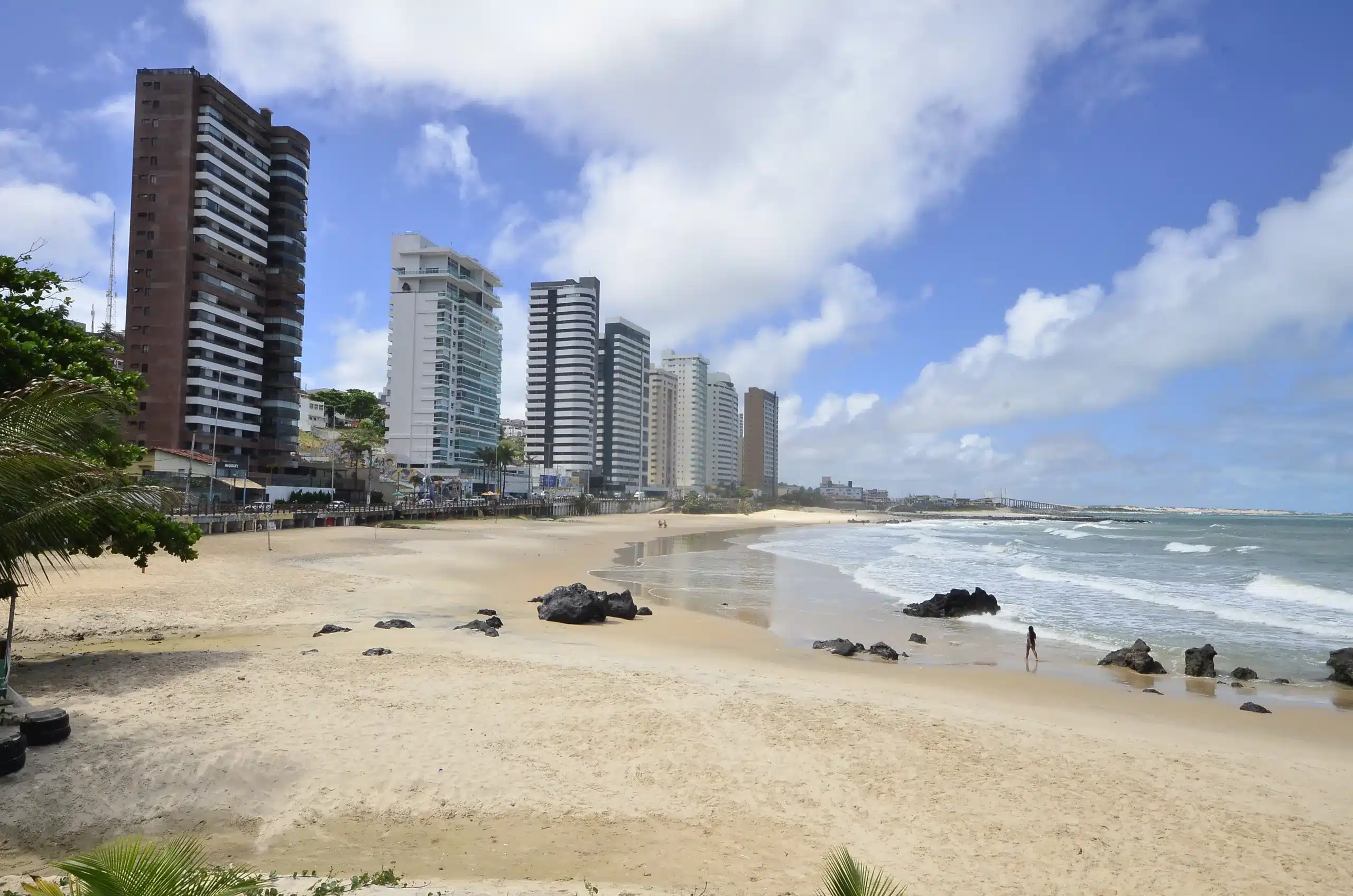 Praia de Areia Preta poder&aacute; voltar a ser pr&oacute;pria para banho