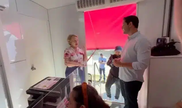Candidato do Avante, Rafael Motta, em visita a unidade do Grupo Reviver / Foto: Reprodução