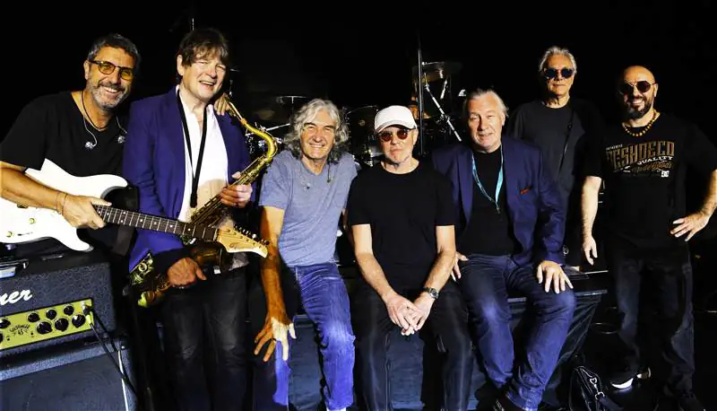 dire straits legacy.jpg