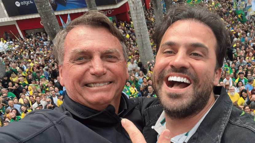 Na imagem, Bolsonaro (esq.) e Marçal (dir.) em ato / Foto: Reprodução