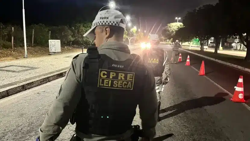 Homem tenta fugir mas é preso por embriaguez ao volante na av. Rui barbosa | notícias do rio grande do norte 1727178516399124 0