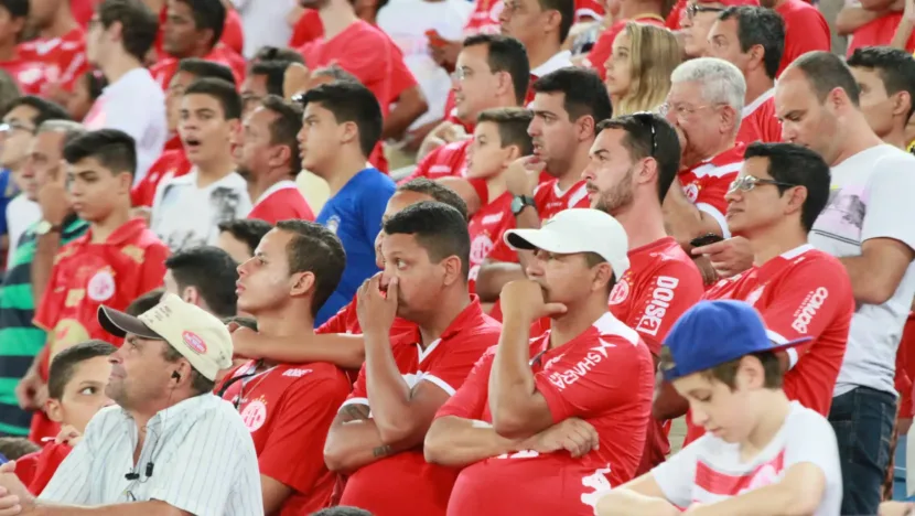 Thiago Carvalho saiu do América pelas portas dos fundos - Foto: José Aldenir/Agora RN