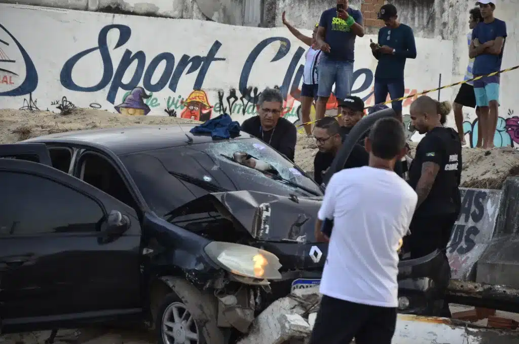 Homem é assassinado a tiros dentro de carro na praia do meio em natal | notícias do rio grande do norte Homicio na Praia do Meio 15