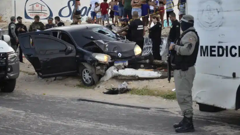 Homem é assassinado a tiros dentro de carro na praia do meio em natal | notícias do rio grande do norte Homicio na Praia do Meio (19)
