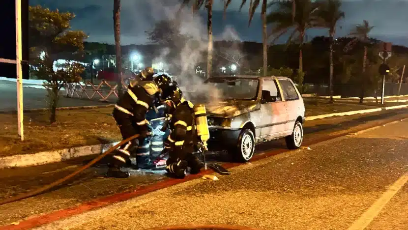 Foto em veículo foi controlado pelo Corpo de Bombeiros Militar do RN / Foto: CBM-RN / Divulgação
