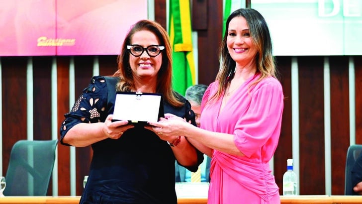 Denise Lins é homenageada pela Assembleia Legislativa pelo Dia da Mulher Empreendedora - Foto: Cedida