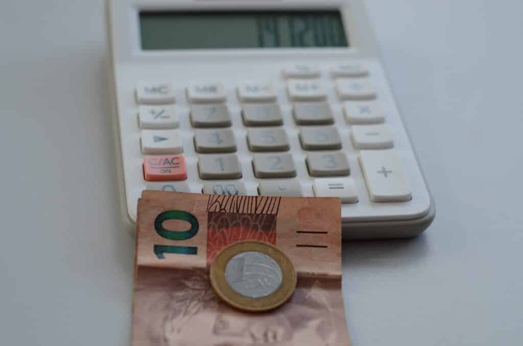 Matéria de Economia (1) décimo terceiro