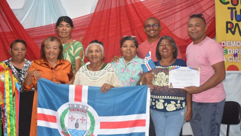 São Gonçalo entrega Prêmio Dona Militana a mestres da cultura popular, artesãos e parteiras