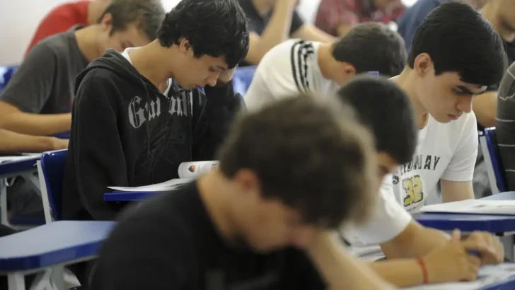 Estudantes durante prova / Foto: Wilson Dias/Agência Brasil