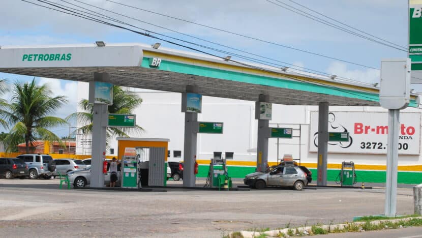 Posto de Combustível (2)