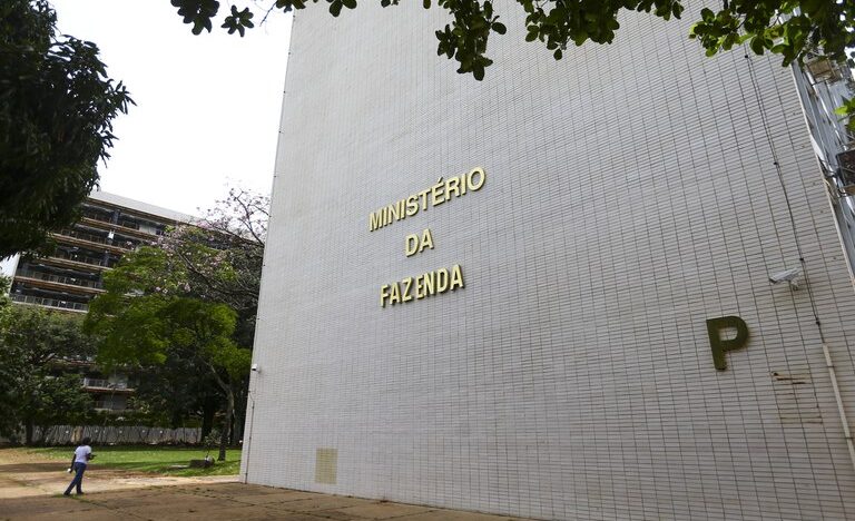 deeed41f b941 47ca bae9 0ad2ce410761