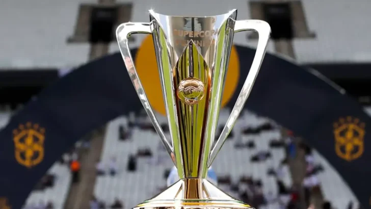 Taça da Supercopa Feminina. Foto: CBF.