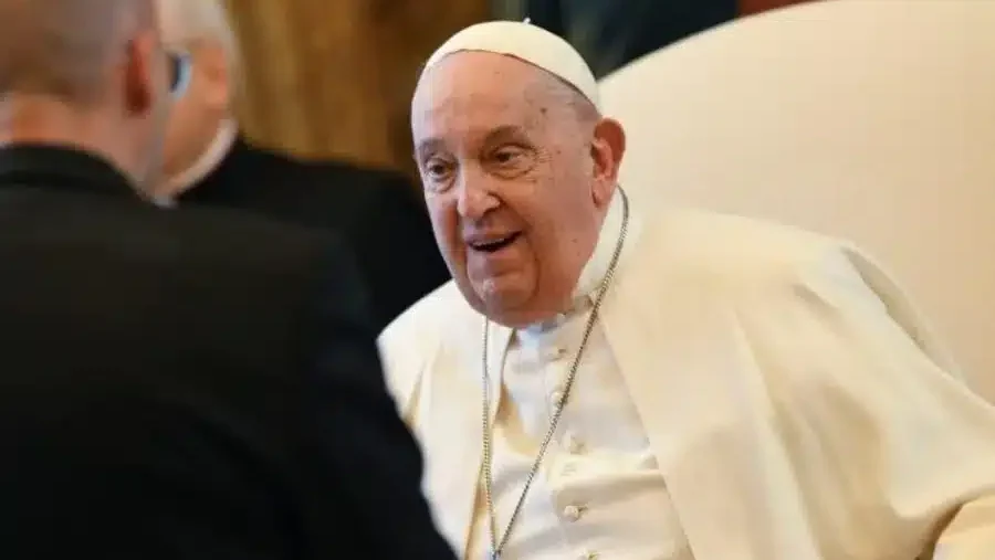 Fumaça branca: conclave elege novo papa, e sucessor de francisco será anunciado em instantes | notícias do rio grande do norte Novo papa, sucessor de Francisco, já se prepara para ser apresentado. Foto: Vatican News