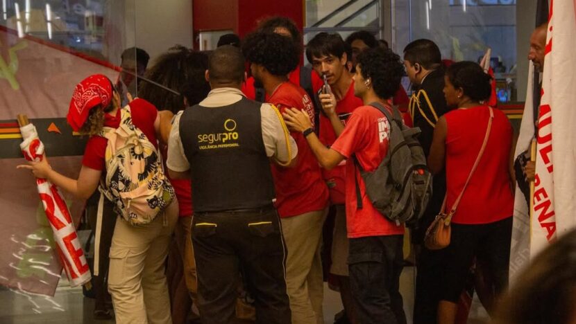 Ocupação supermercado