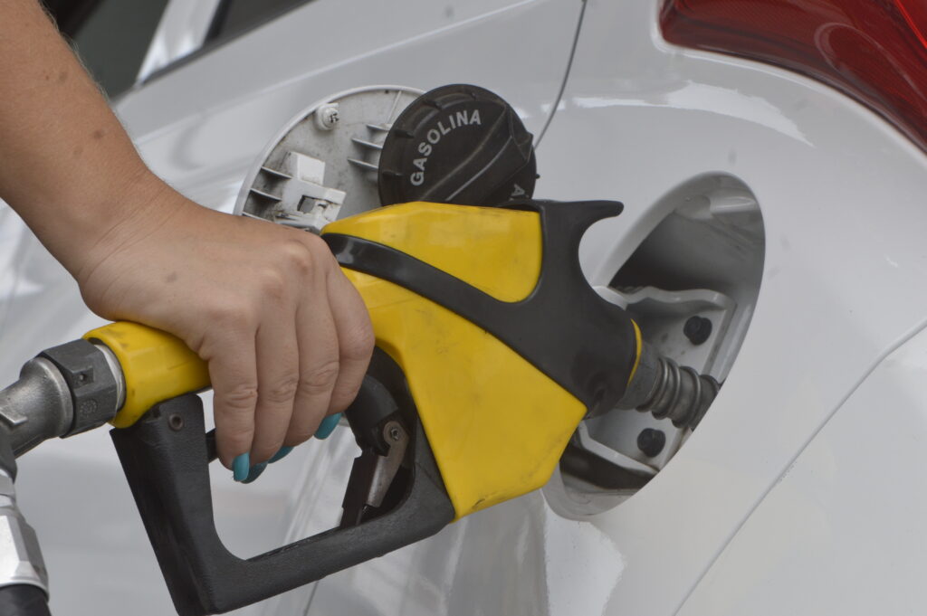 Gasolina no RN chega a R$ 4,07 na Refinaria Clara Camarão