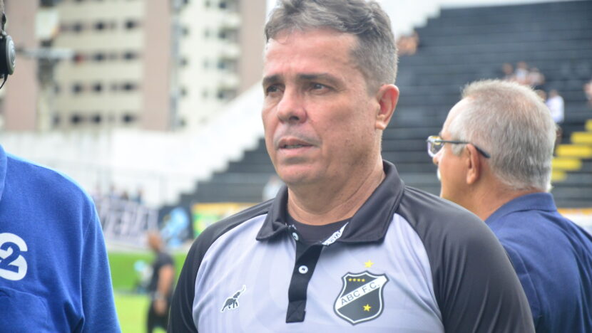 Evaristo Piza Técnico do ABC RN (372)