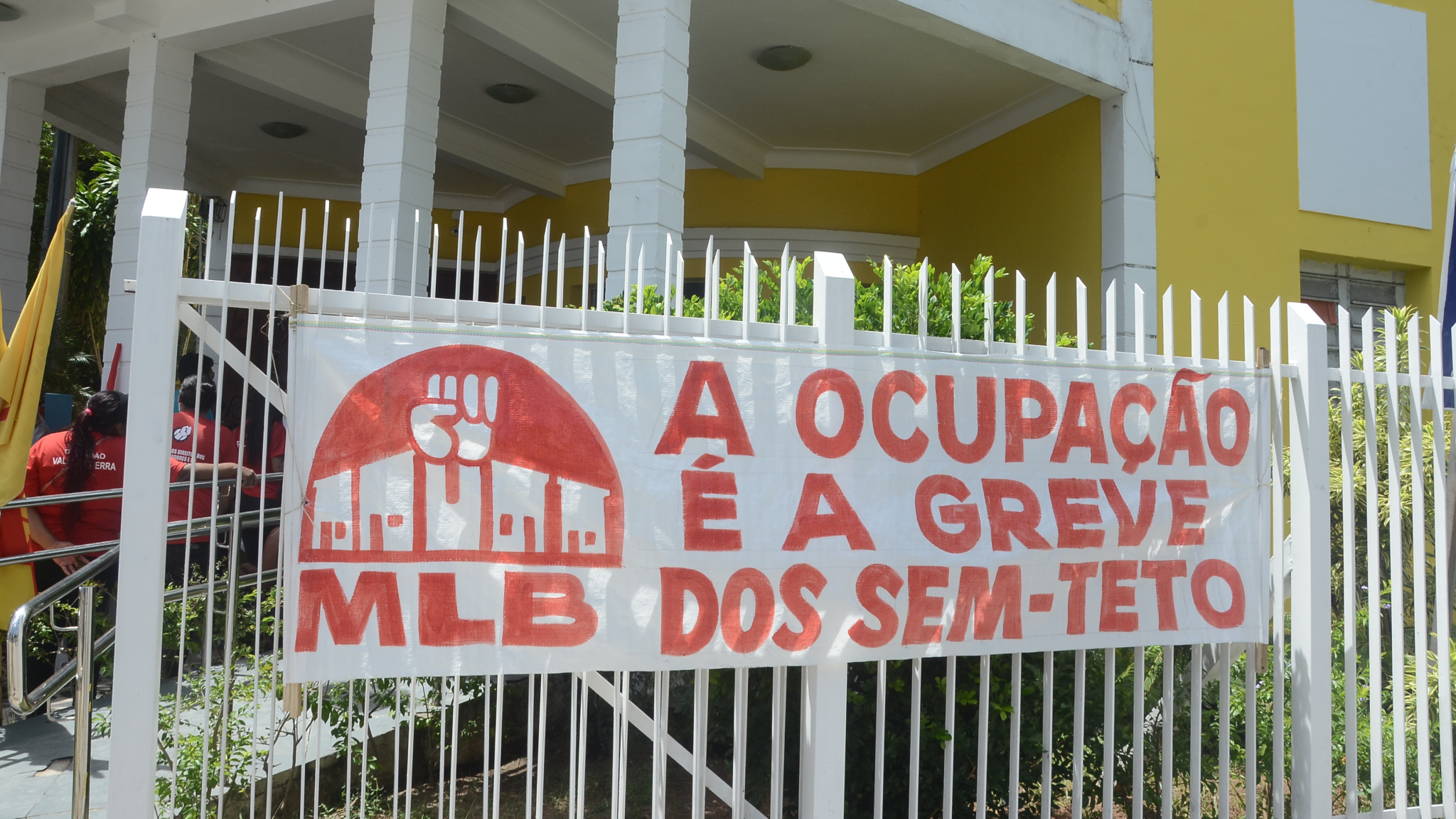 MLB protesta contra CEI em frente à Câmara Municipal de Natal