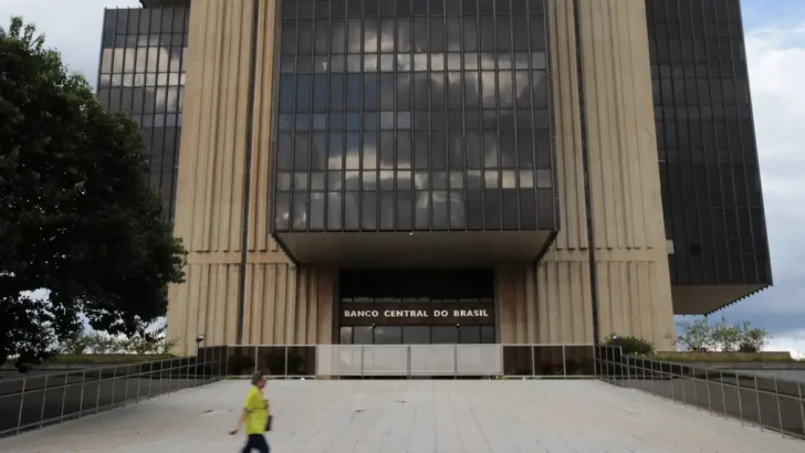 banco central economia 0413202012