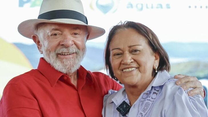 Lula e Fátima Bezerra aparecem lado a lado durante evento no Rio Grande do Norte