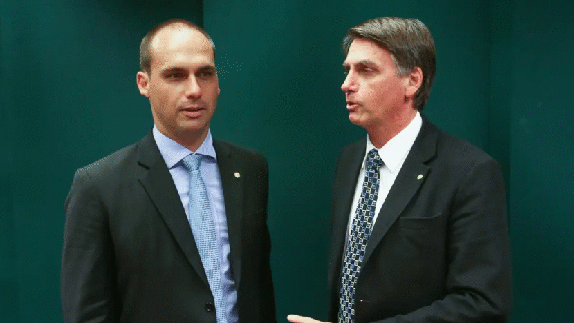 Bolsonaro e Eduardo - Foto: Fabio Rodrigues Pozzebom/ Agência Brasil