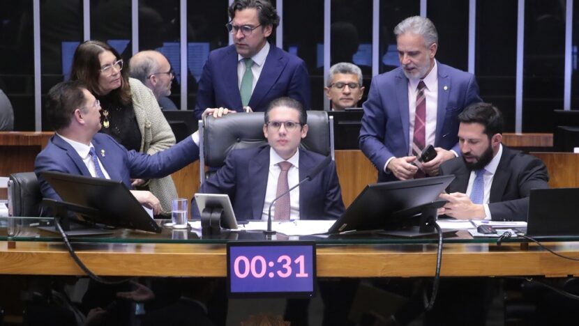 Câmara dos Deputados em sessão deliberativa nesta quarta-feira - Foto: Bruno Spada / Câmara