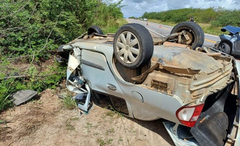 Duas crianças seguem inteRio Grande do Norteadas no Walfredo Gurgel após acidente que matou família na BR-226 - foto: PRF