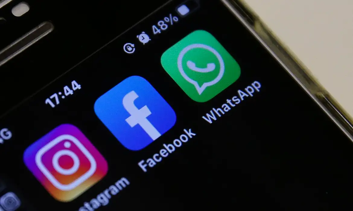 WhatsApp enfrenta instabilidade global e Meta admite erro