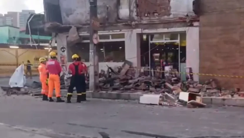 Marquise desaba em padaria na Zona Oeste de Natal - Foto: Reprodução
