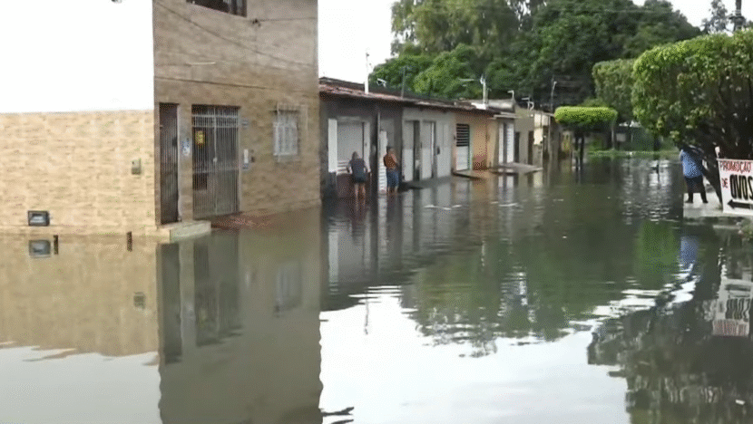 Lagoas de captação na Cidade da Esperança transborda e ruas ficam intransitáveis - Foto: Reprodução