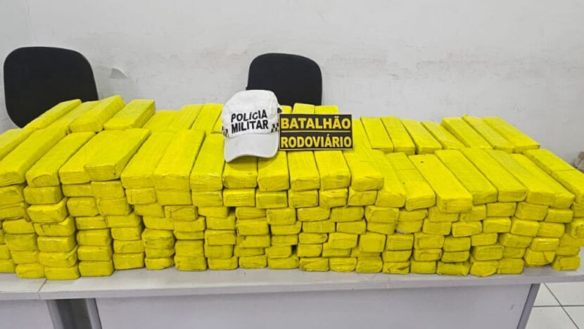 Dois homens são presos com 152 kg de maconha em Macaíba durante blitz
