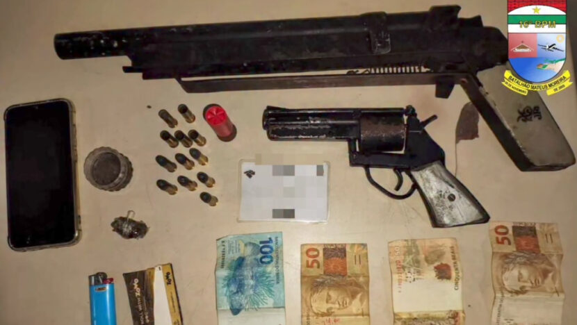 Homem é preso com armas caseiras após furto a construtora em Extremoz - Foto: PM