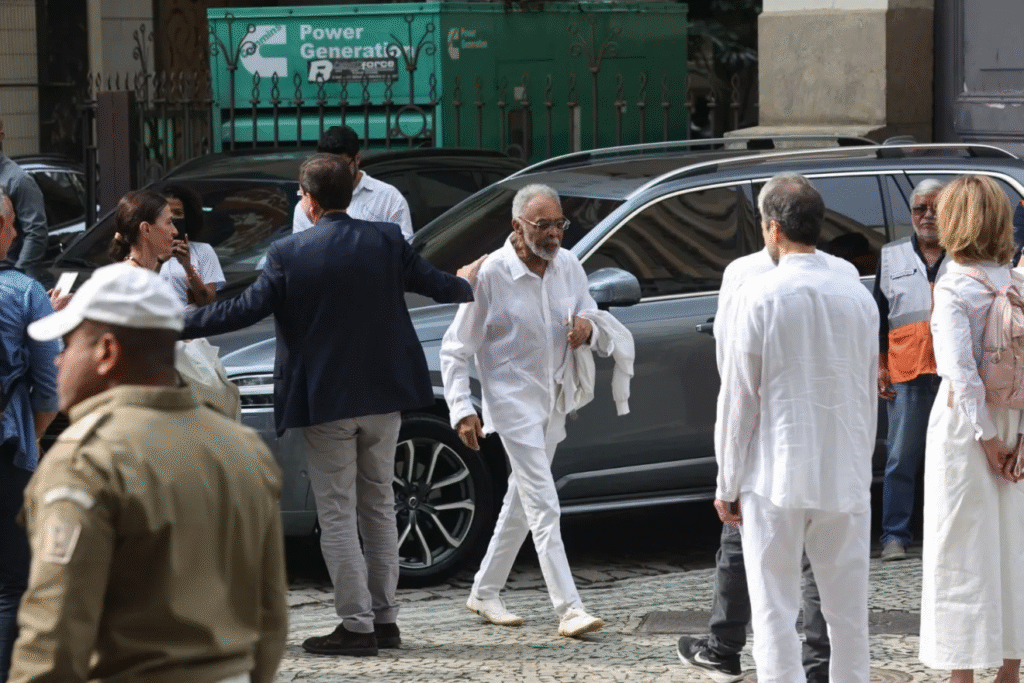 Gilberto Gil chega ao velório da filha Preta Gil • Marcelo Sa Barretto AgNews (1)