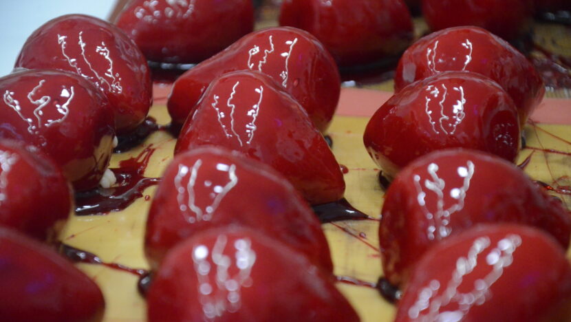 Morango do amor: Aprenda a receita para fazer o doce que viralizou nas redes sociais - Foto: José Aldenir/Agora RN