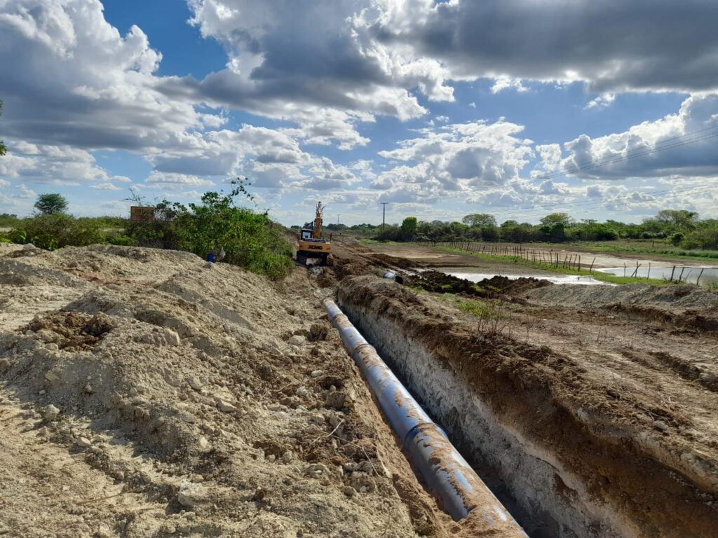 É falso que Fátima Bezerra tenha inaugurado uma ‘bica’ no RN; nova adutora vai levar água para 11 mil pessoas