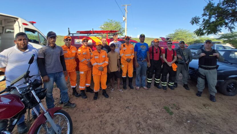 Cães farejadores dos Bombeiros ajudam a encontrar idoso desaparecido em São Tomé