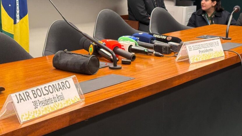 Hugo Motta proíbe comissões da Câmara de fazerem homenagem a Bolsonaro