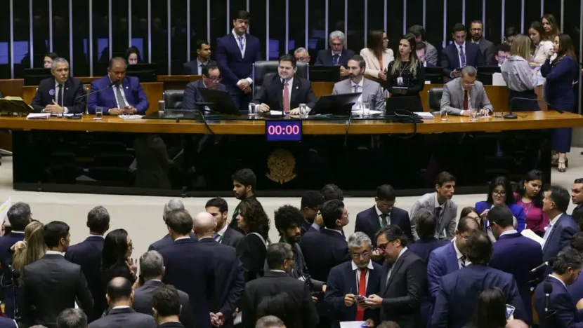 Congresso aprova projeto que muda regras de licenciamento ambiental e permite obras com risco de impacto - Foto: Lula Marques/Agência Brasil
