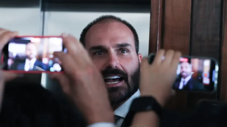Eduardo Bolsonaro diz que não vai renunciar ao mandato de deputado - Foto: Lula Marques/ Agência Brasil