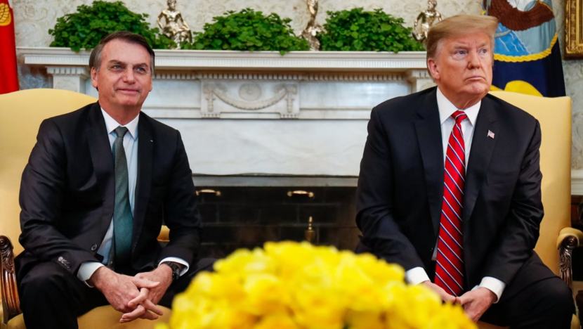 Trump diz que Bolsonaro 'não é culpado de nada' e que sofre 'caça às bruxas' - Foto: Alan Santos/PR