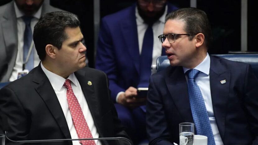 O presidente do Senado e do Congresso, Davi Alcolumbre (União-AP), e o presidente da Câmara dos Deputados, Hugo Motta (Republicanos-PB) • Foto: Saulo Cruz/Agência Senado